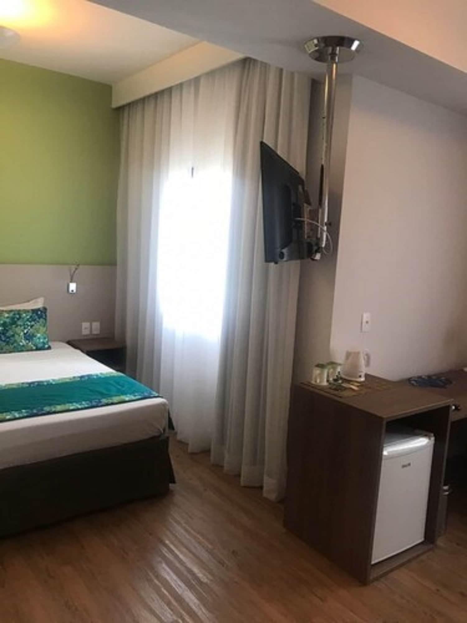 Blue Tree Towers 4*